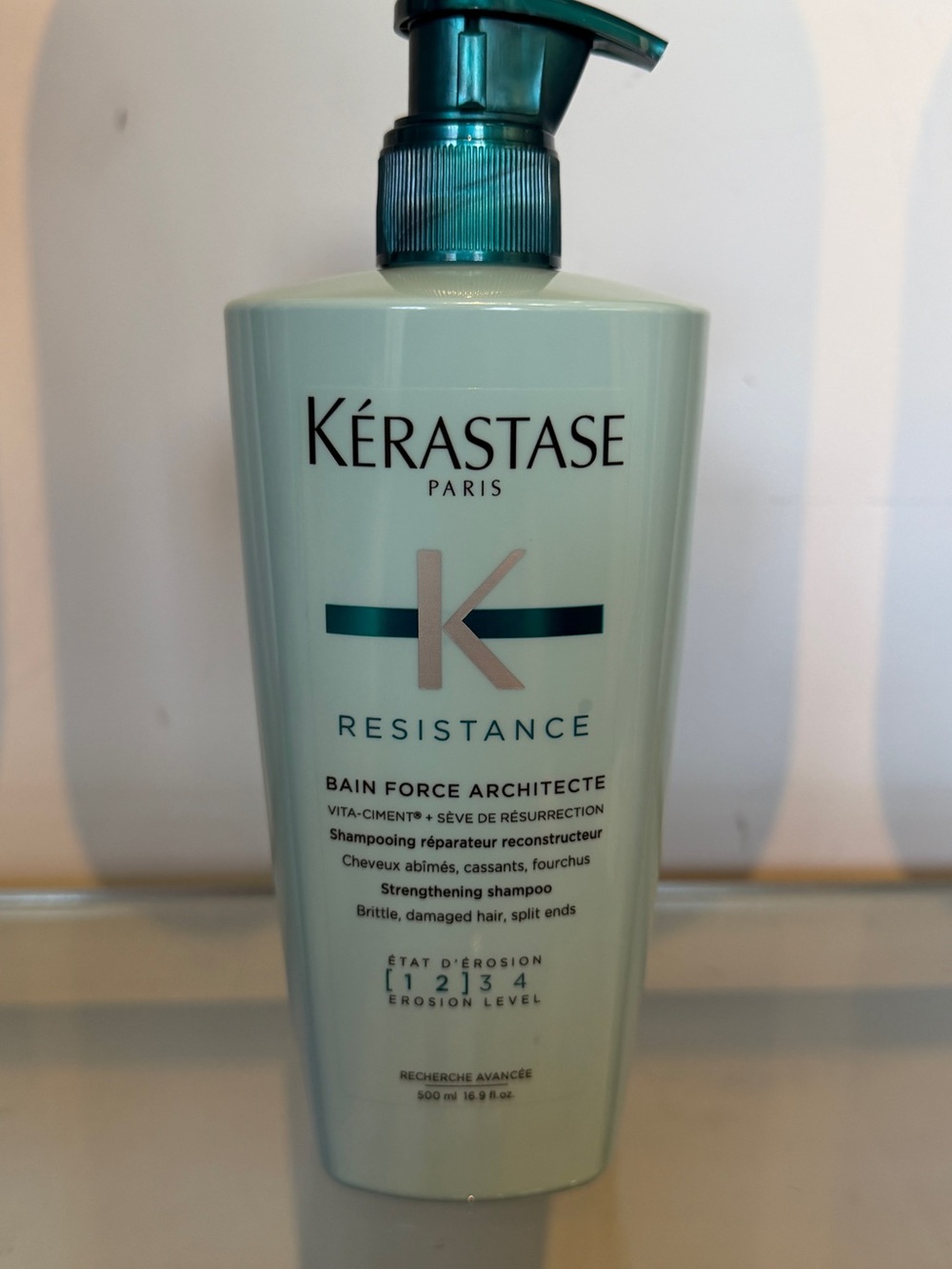 Kerastase RÉSISTANCE BAIN FORCE
ARCHITECTE SHAMPOO New 500 ML with pump